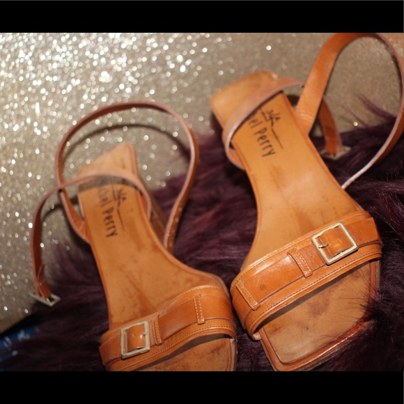 Tan open toe shoes - Picture 2 of 4